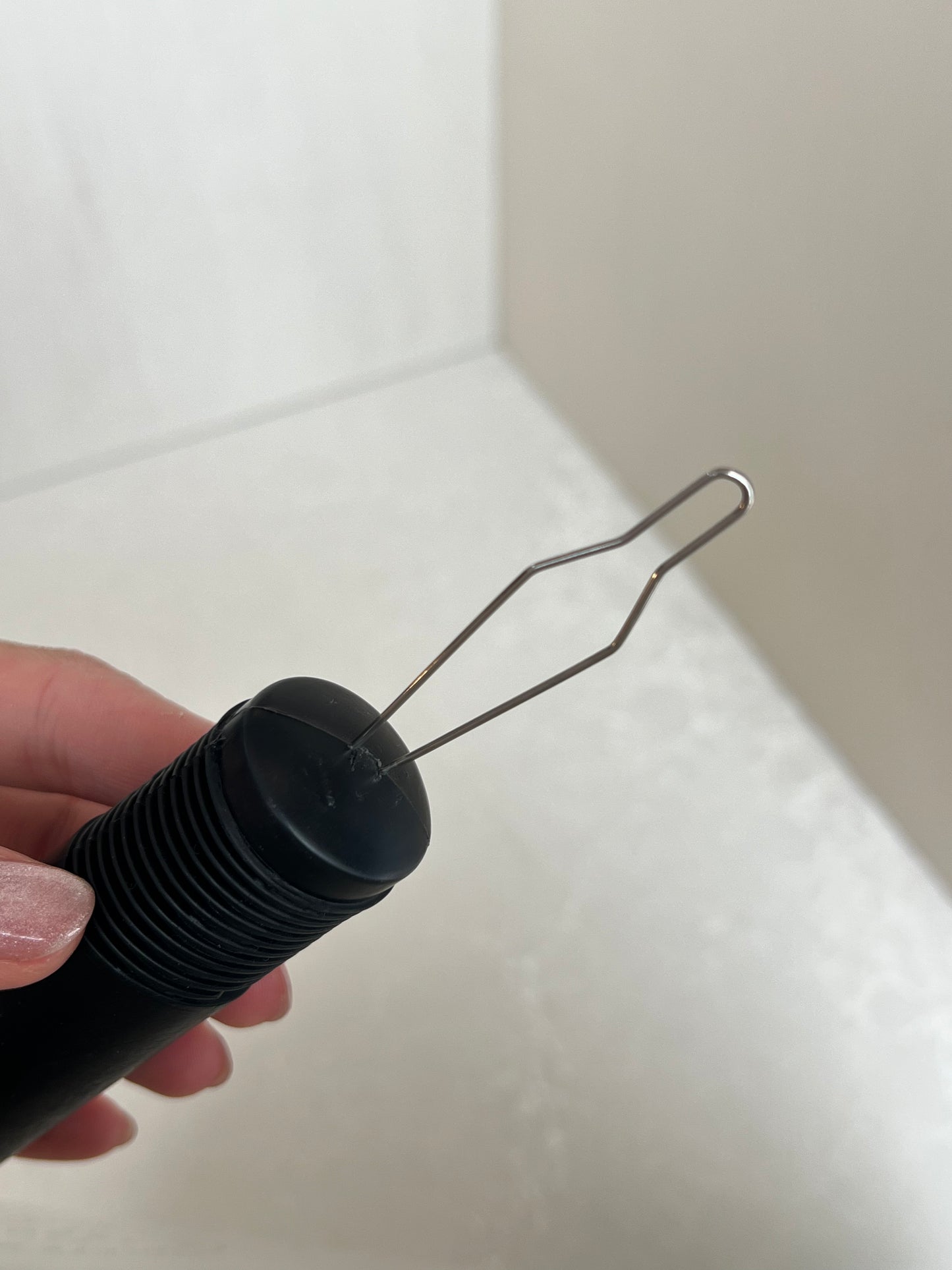 2-in-1 button hook and zip tool