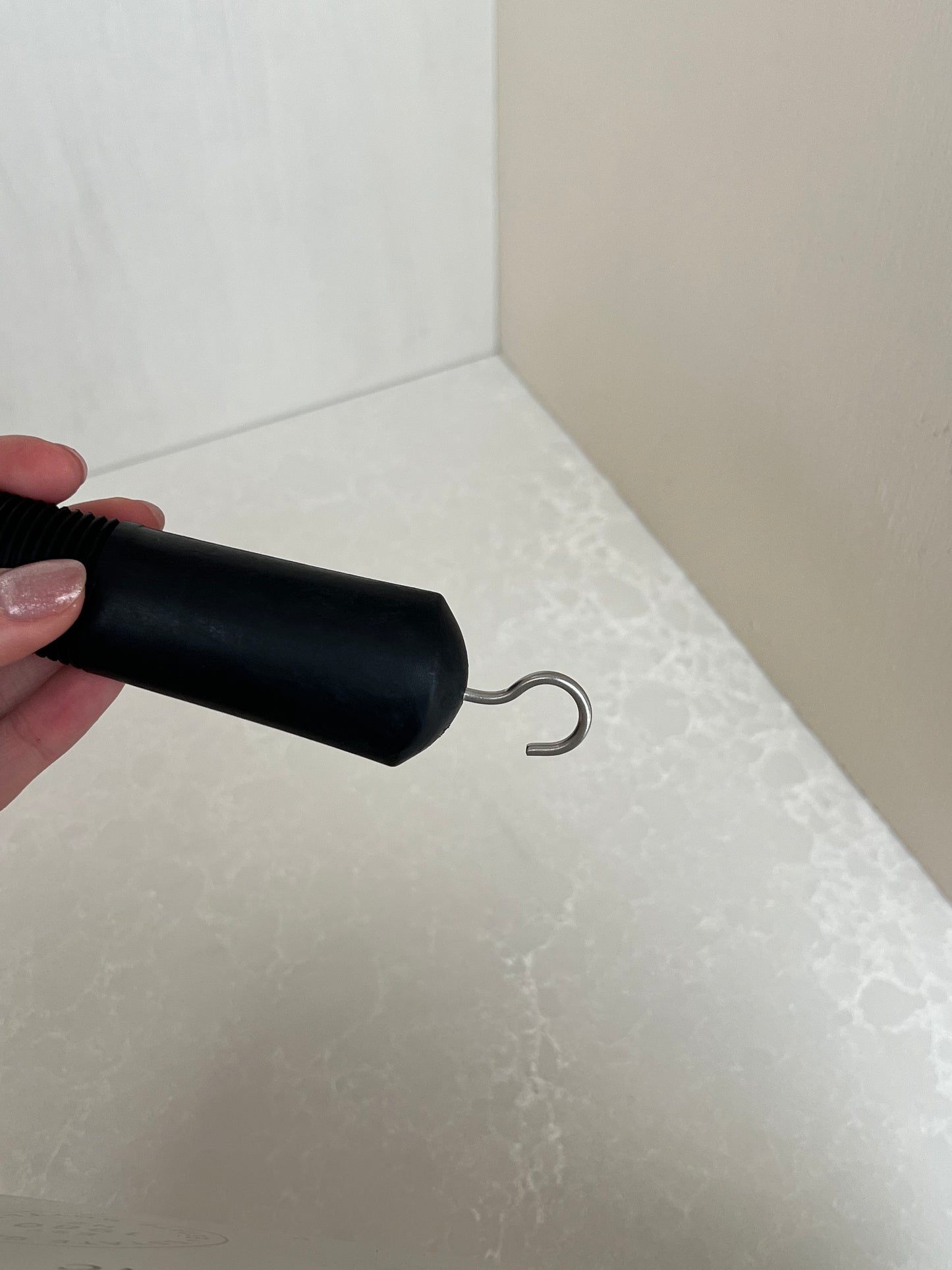 2-in-1 button hook and zip tool